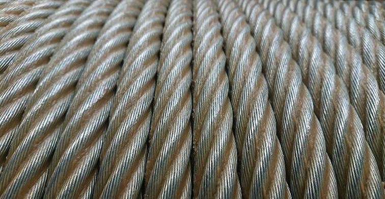 Compatible with Environmentally Acceptable Lublicants (EALs) J-e Rope<sup>&reg;</sup>